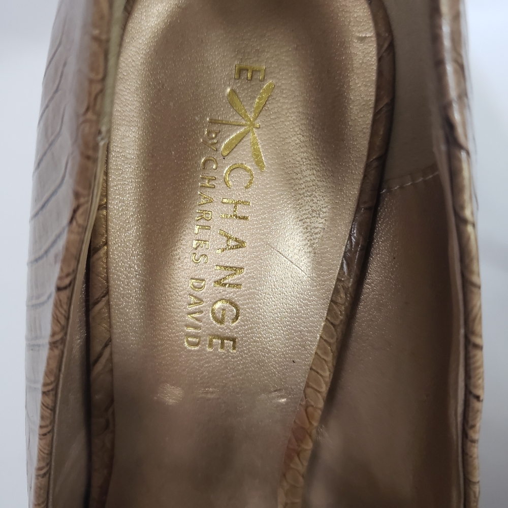 NEW Exchange by Charles David Embossed Tan Pumps - Picture 9 of 14